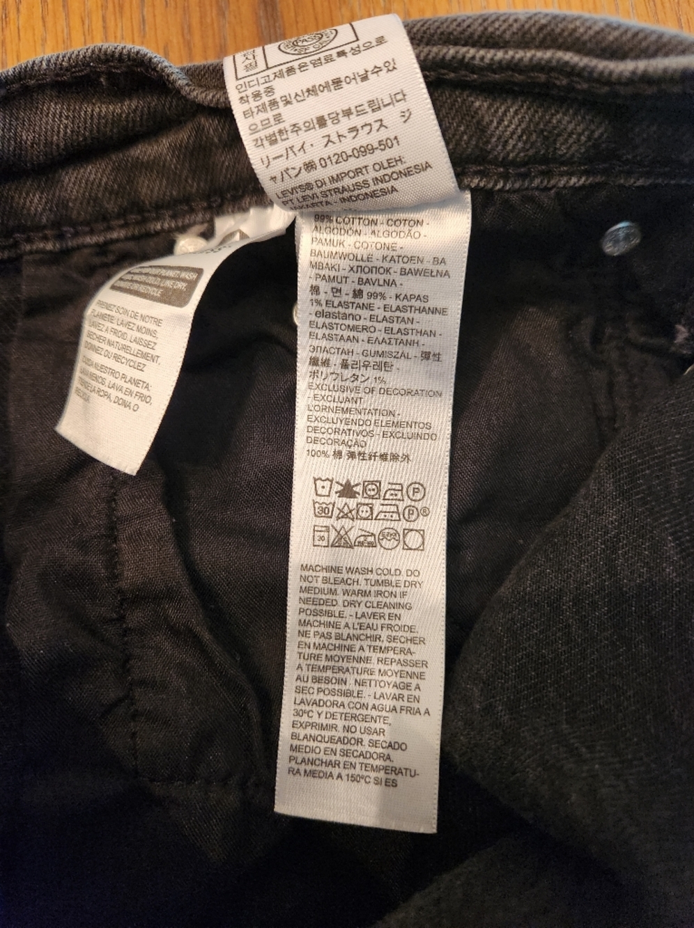 Levi's Ribcage Straight Button Fly Faded Black Jeans Size 29 - Picture 5 of 6